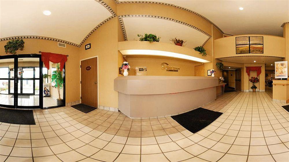 Baymont Inn & Suites By Wyndham Mukwonago Exterior photo