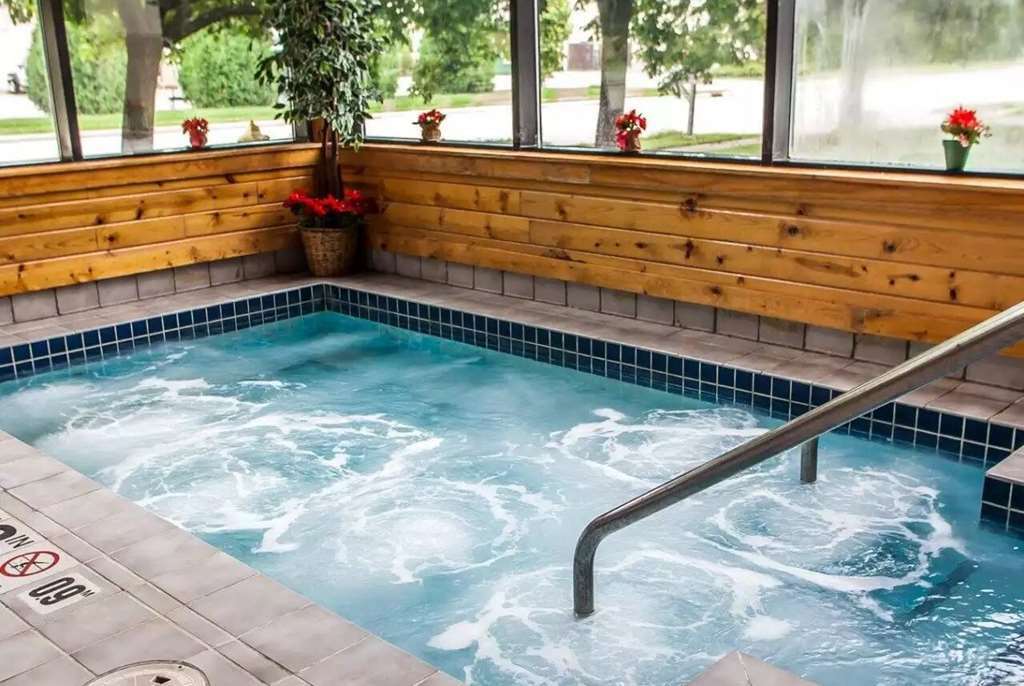 Baymont Inn & Suites By Wyndham Mukwonago Facilities photo